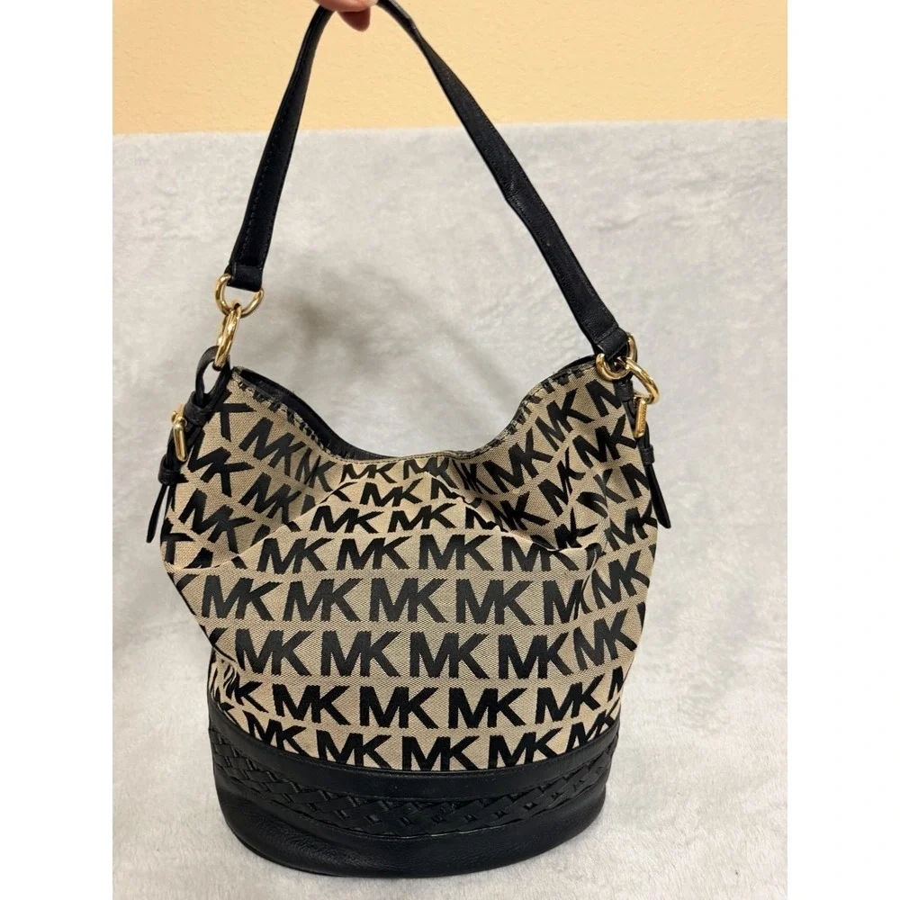 Michael Kors Bucket Bag Beige Black MK Logo Messanger Canvas Purse shoulder